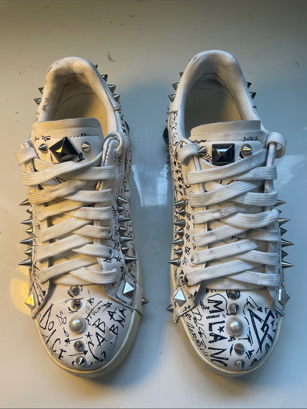 Dolce and Gabbana spike accents leather snearkers sz 8